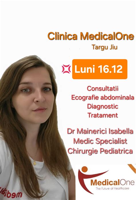 Chirurg pediatru examinând un copil