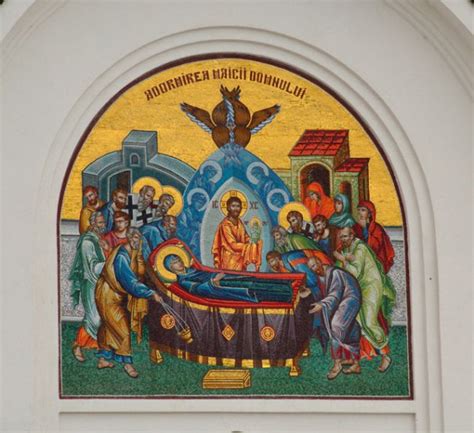 Mozaic Adormirea Maicii Domnului - detaliu cu Maica pe pat, înconjurată de apostoli