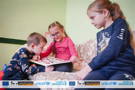 Copii la Centrul Maternal