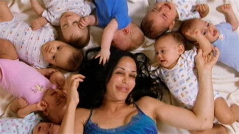 Nadya Suleman cu octupleții ei