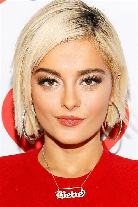 Infografie: linia cronologică a carierei Bebe Rexha