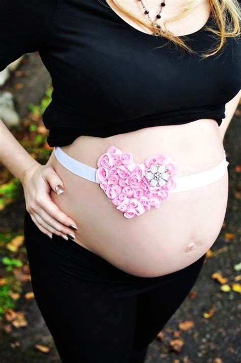 Infografic despre mituri și realități legate de sarcină