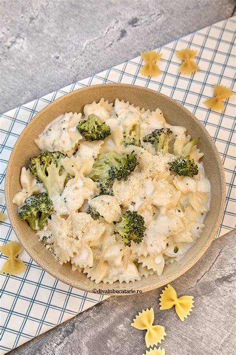 Fotografie: farfalle integrale cu sos pesto si broccoli
