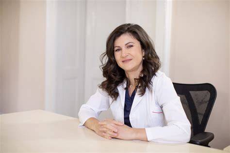 Portret profesional Dr. Adriana Oltean