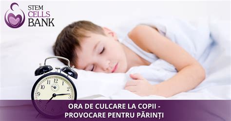 Părinți care citesc o poveste copilului înainte de culcare
