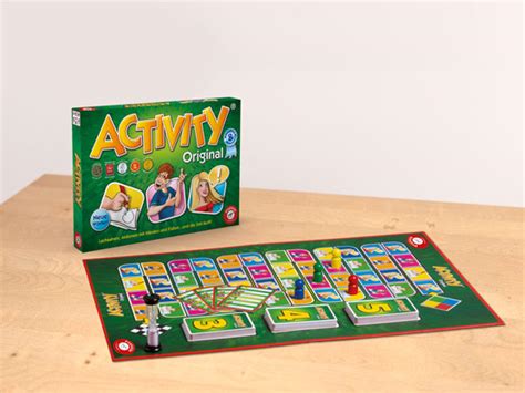 Cutia jocului Piatnik Activity Original