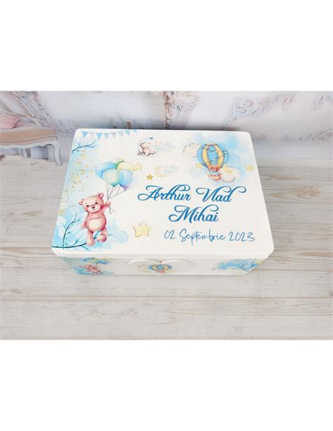 Imagine a cutiei de amintiri cu design unic pentru botez