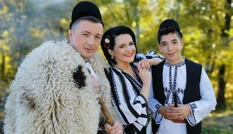 Infografie: traseu artistic Adina Roşca şi Cătălin Doinaş
