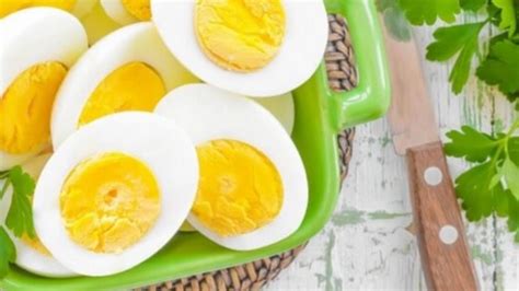 Metoda corectă de spargere a ouălor