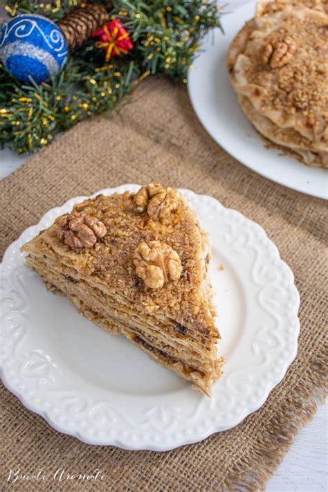 Femei pregătind turte de Crăciun