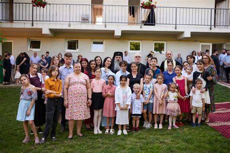 Ilustrație a compartimentelor de tip familial și a vieții cotidiene în centrul maternal