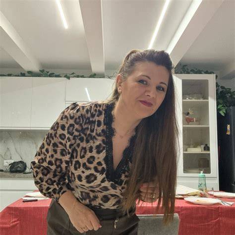 Fotografie cu recipientul de 1000 ml şi dispozitivele de gătit