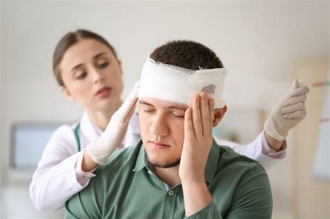 Infografic: Semne de alarma dupa o lovitura la cap la bebelusi si copii