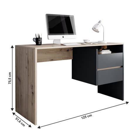 Birou modern cu laptop și documente