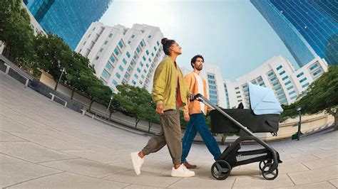 Infografic: Tehnici de pliere și design sustenabil Bugaboo Dragonfly