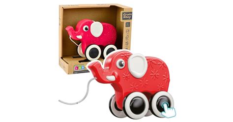 Imagine cu un elefant de jucărie