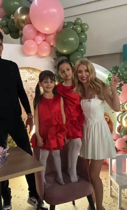 Foto: Andreea Bălan cu fiica sa cea mică, Clara