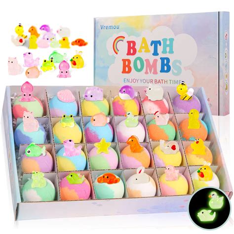 Logo EVAWOODTOYS și imaginea caracatiței luminoase în cadru de baie
