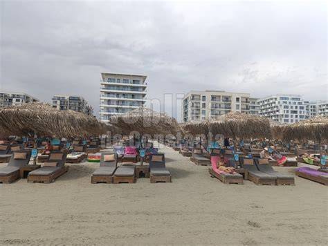 Imagine plajă cu Carmen Simionescu în Mamaia Nord, 36 săptămâni de sarcină