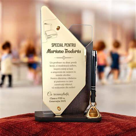 Trofee personalizate cu mesaj pentru medic