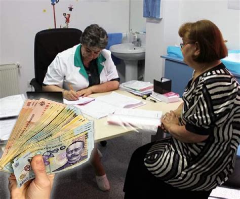 Medicul de familie examinează o pacientă