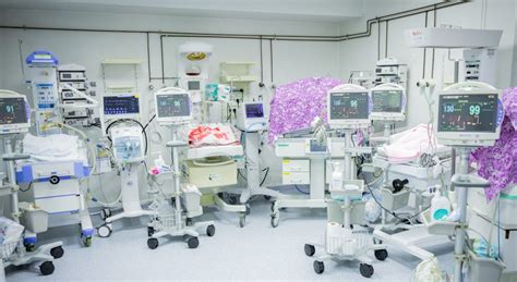 Echipamente medicale moderne într-o maternitate
