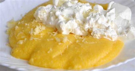 Bol cu mămăligă fierbinte