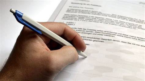 Diagramă: dominanța emisferelor la dreptaci, stangaci și ambidextri