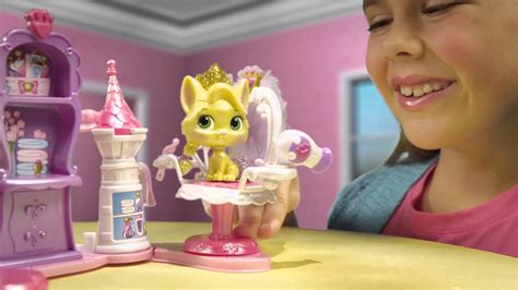 Prințesă Disney la salonul de înfrumusețare