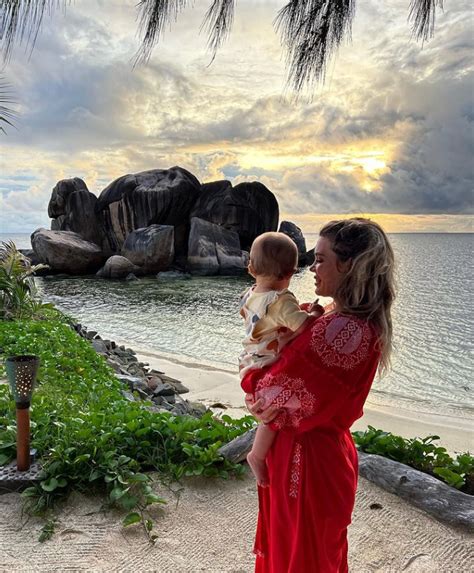 Imagine cu Gina Pistol și fiica ei, Josephine