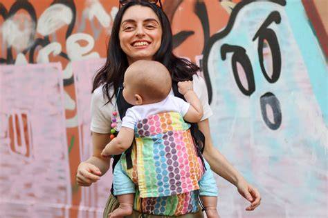 Infografic: Materiale recomandate pentru babywearing vara