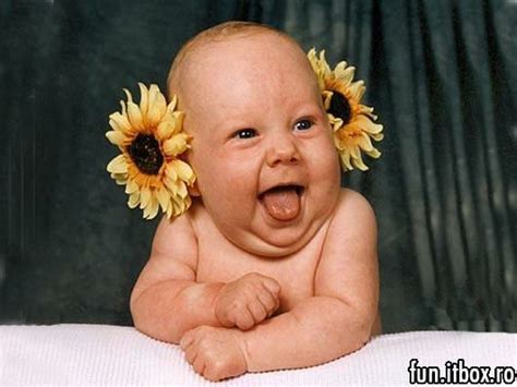 bebelusi amuzanti care fac nazdravanii