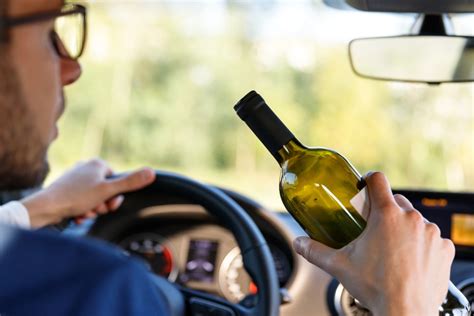 Infografic: traseu decizional pentru amânarea pedepsei în cazuri de conducere sub influența alcoolului
