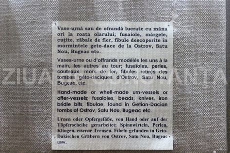 Imagine: Dionysos cu tirsul însoțit de Satiri și Maenade