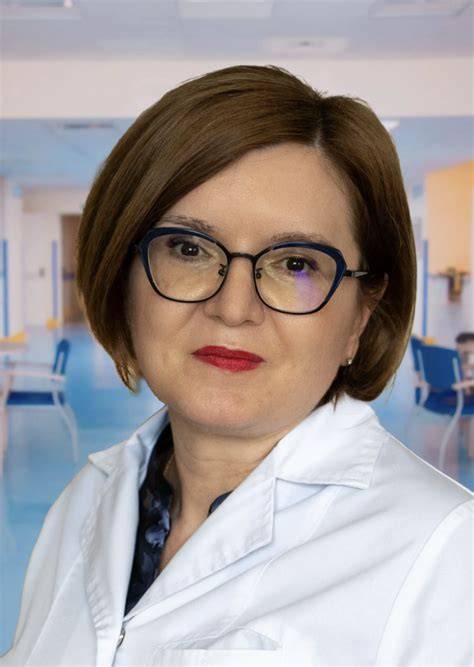 Profil profesional al Dr. Alina Ursuleanu: sinteză a pregătirii, specializări și activități universitare