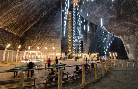 Salina Turda - vedere interioară și lac subteran