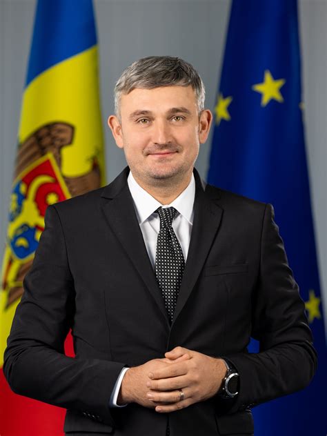 Imagine cu un bebeluș îngrijit cu atenție