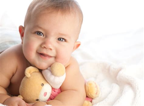 Jucării din pluș pentru bebeluși