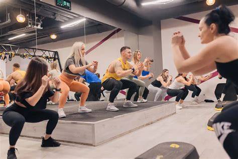 sală de fitness - antrenament în grup