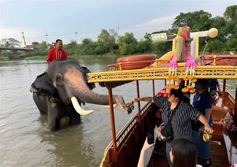 Cartă orientativă a rutei turistice între templele majore din Bangkok