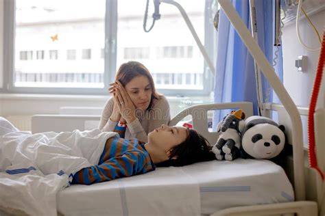 copil la spital cu parinte