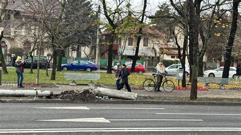 Imagine de la locul tragediei sau o fotografie informativă despre Maternitatea Cuza Vodă