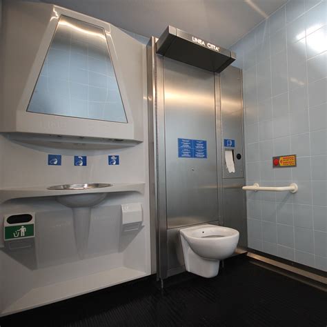 Toaleta publica adaptata