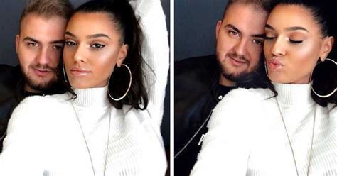 Carmen Simionescu cu burtica de gravidă