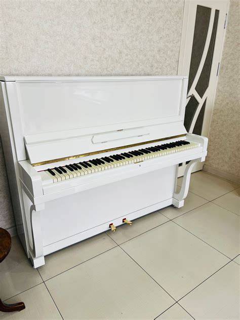 Detalii muzicale ale unui pian în culoare minimă