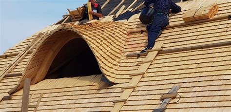 Acoperis din sindrila de cedru canadian