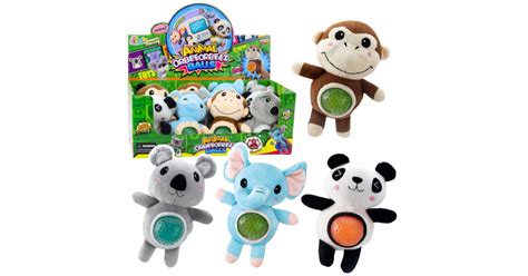 Personaje de pluș cu ecrane TV pe burtă din desene animate