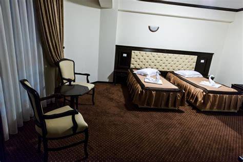 Interiorul unei camere duble la Pensiunea Danubia