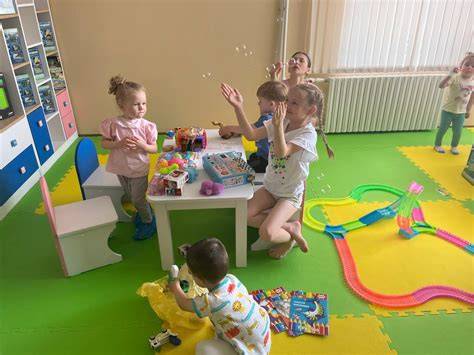 Infografic: Organizare secții pediatricii, unități de gardă, camere de joacă, dotări ecografice, monitorizare