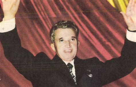 Pionieri manifestând pentru Nicolae Ceaușescu.